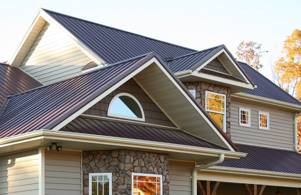 Pros and Cons Of Metal Roofing For Homes